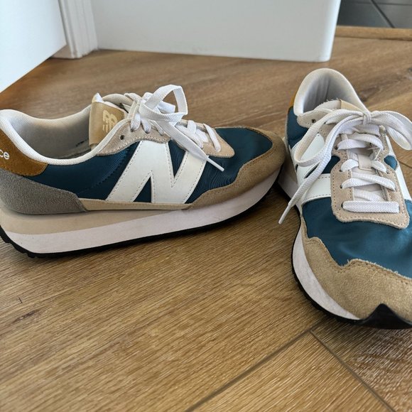 New Balance Shoes - New Balance 237 Retro Sneaker - Women's Size 8